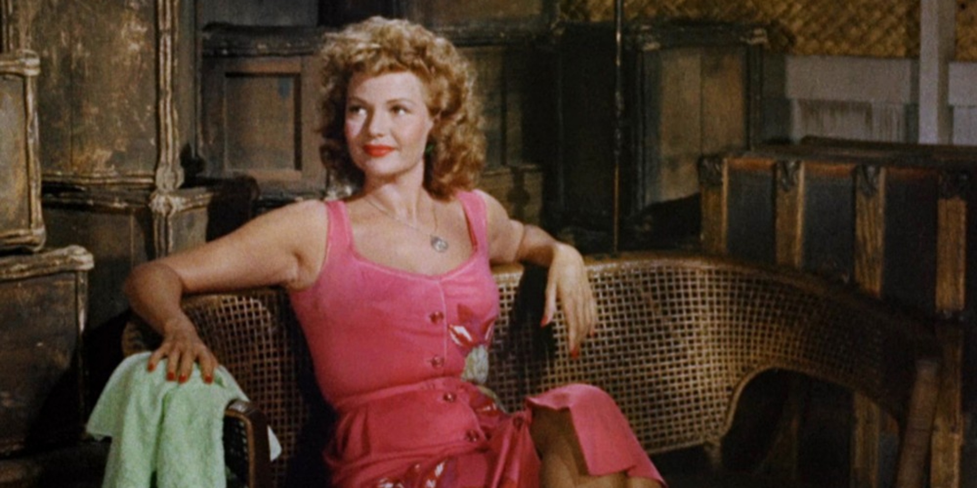 Proyección de la película 'La bella del Pacífico' (Miss Sadie Thompson, 1953)